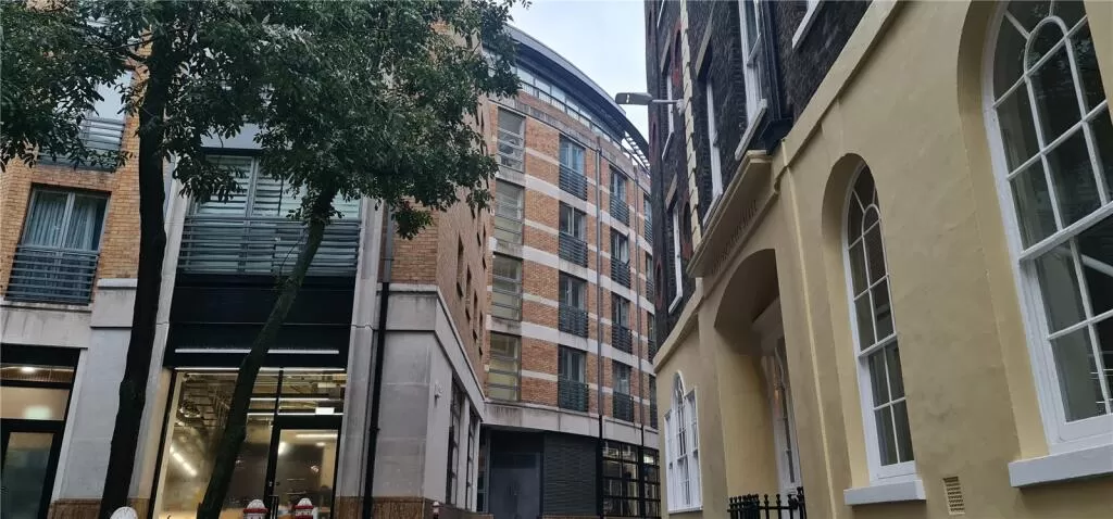 House for Rent in Black Friars Lane, London