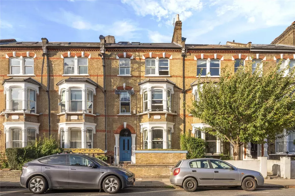 Five Bed Property for Sale in Archway, London