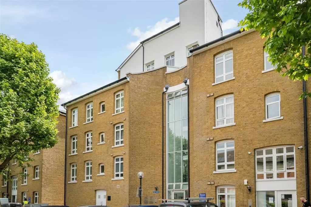 Two Bedroom Apartment for Sale ,London