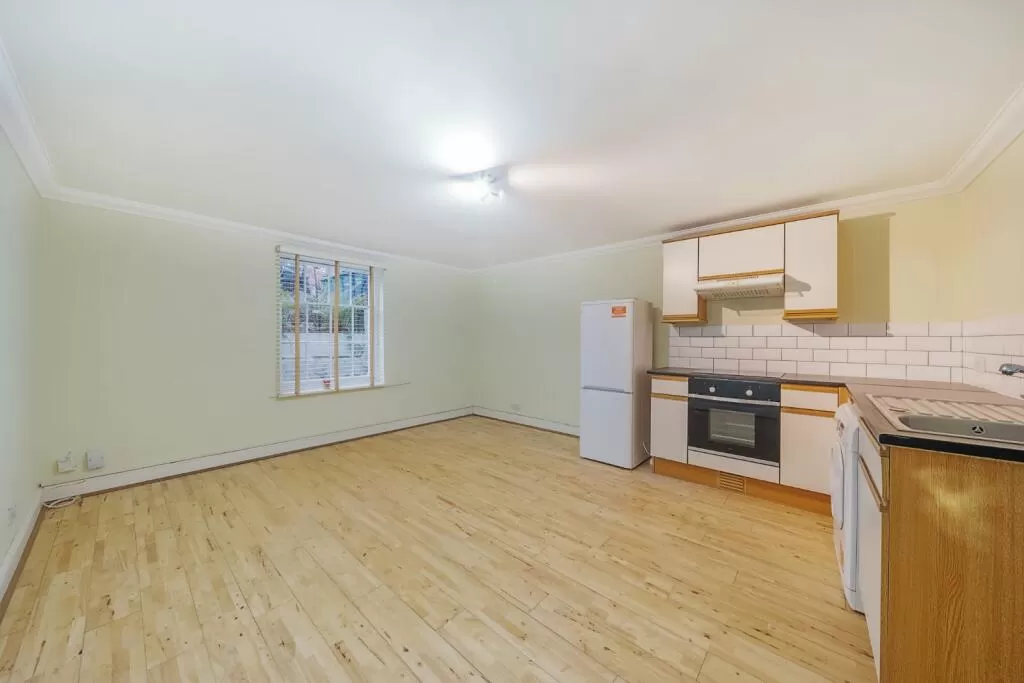 Apartment for Rent in Lewisham Belmont Hill, London